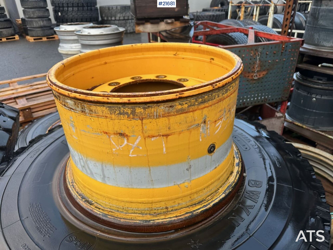 Hilo Dekkene har stått på en Volvo L60E - الإطارات والجنوط - آلات البناء: صورة 5 Hilo Dekkene har stått på en Volvo L60E - الإطارات والجنوط - آلات البناء: صورة 5