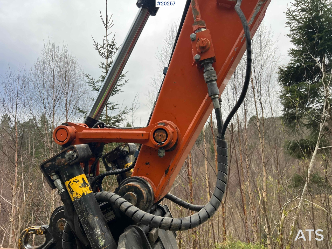 حفارة مُصَّغرة Hitachi ZX85 US-6: صورة 27