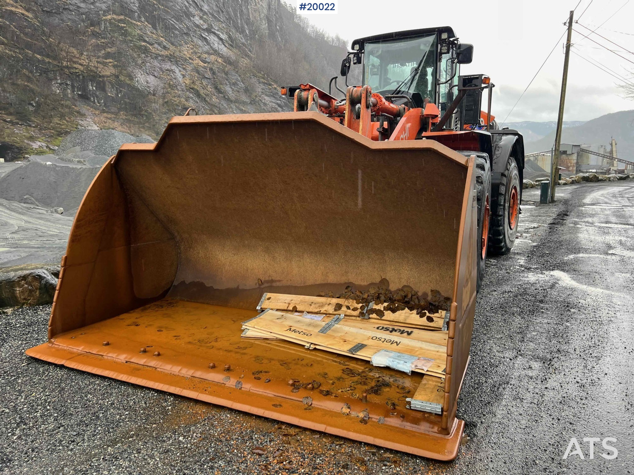 Hitachi zw370-6 - اللودر بعجل: صورة 5 Hitachi zw370-6 - اللودر بعجل: صورة 5