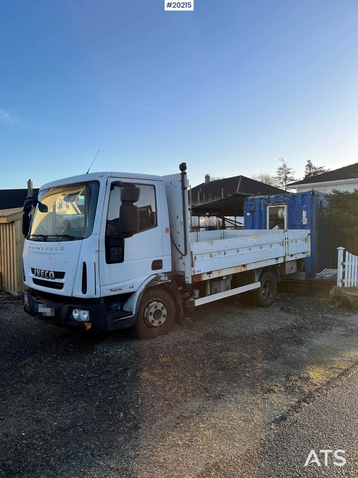 Iveco EUROCARGO 4x2 Planbil - شاحنات مسطحة: صورة 1 Iveco EUROCARGO 4x2 Planbil - شاحنات مسطحة: صورة 1