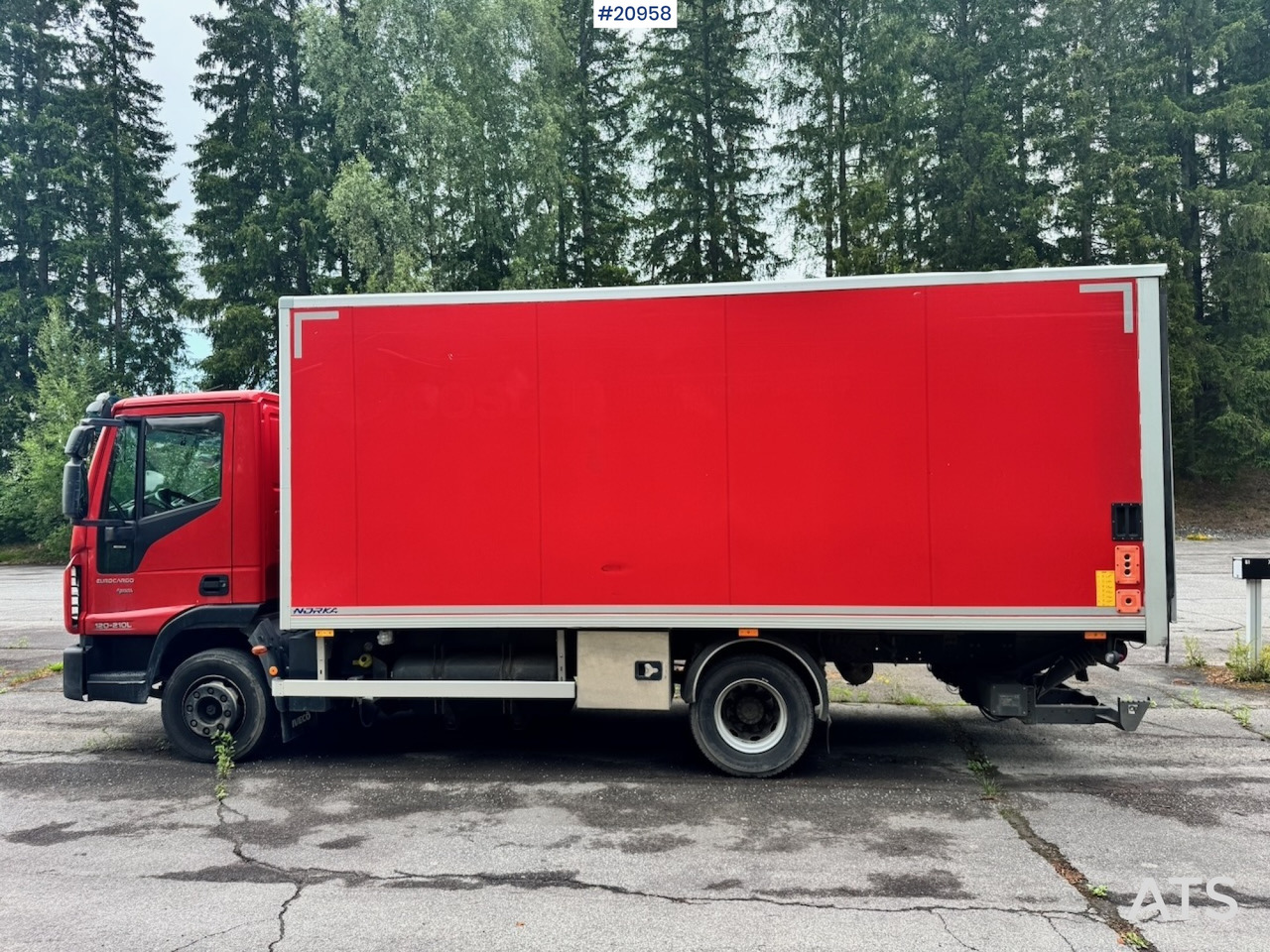 Iveco EuroCargo 120-210L - شاحنة مقفلة: صورة 3 Iveco EuroCargo 120-210L - شاحنة مقفلة: صورة 3