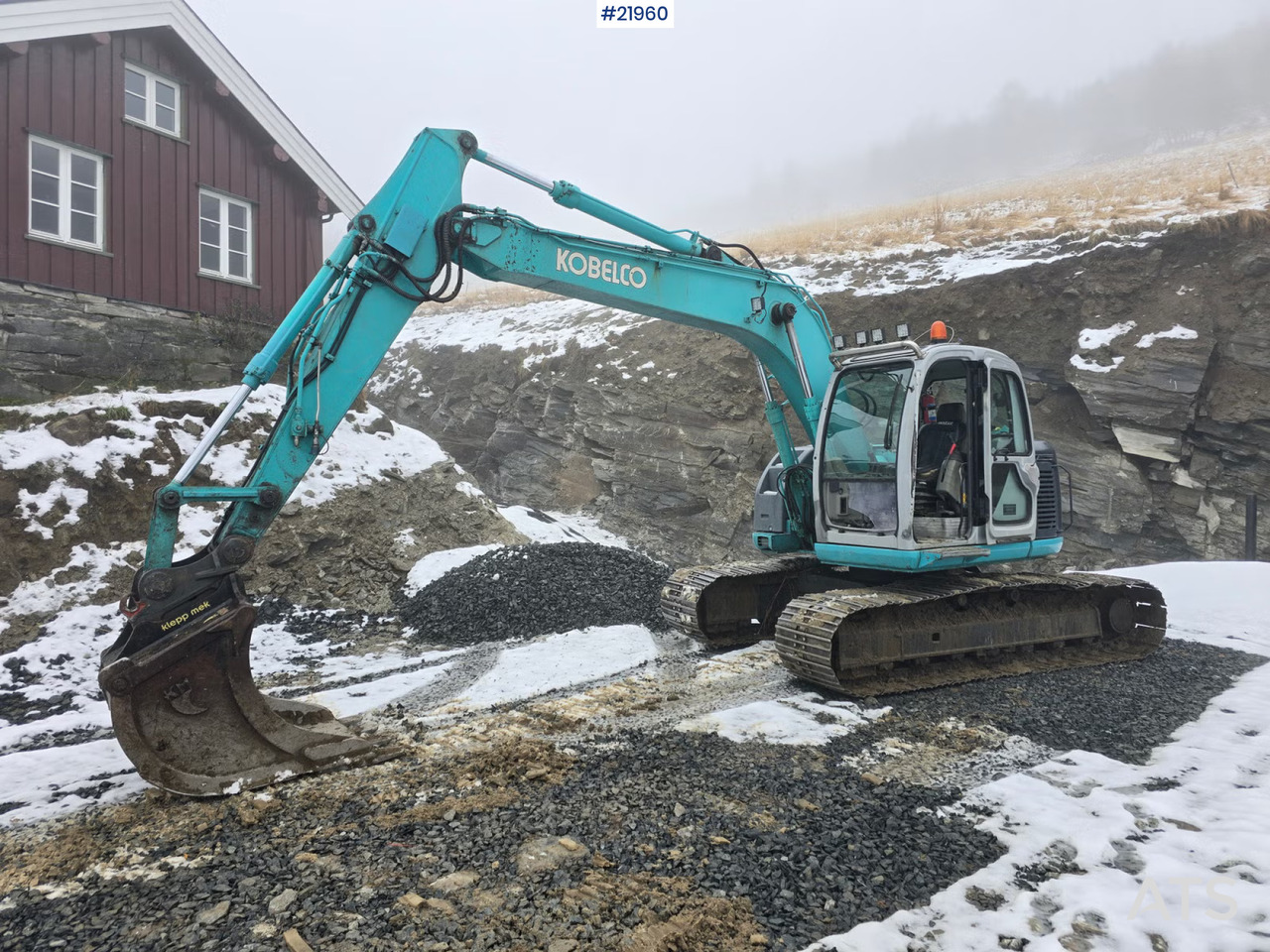 Kobelco SK135 SR LC Beltegraver m/ Graveskuffe og hydraulisk pusseskuffe - حفار زحاف: صورة 1 Kobelco SK135 SR LC Beltegraver m/ Graveskuffe og hydraulisk pusseskuffe - حفار زحاف: صورة 1