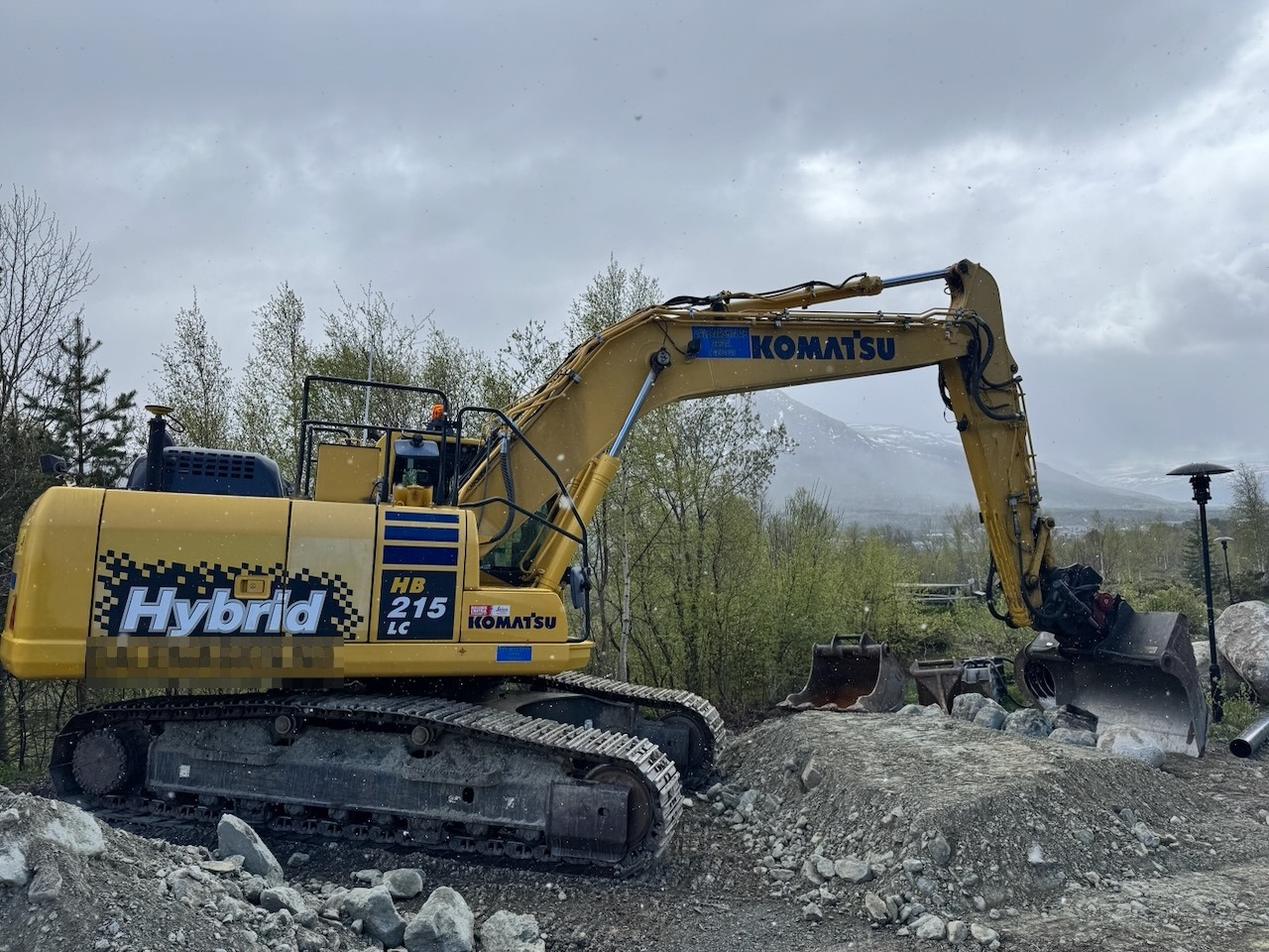 Komatsu HB215LC-2 - حفارة: صورة 3 Komatsu HB215LC-2 - حفارة: صورة 3