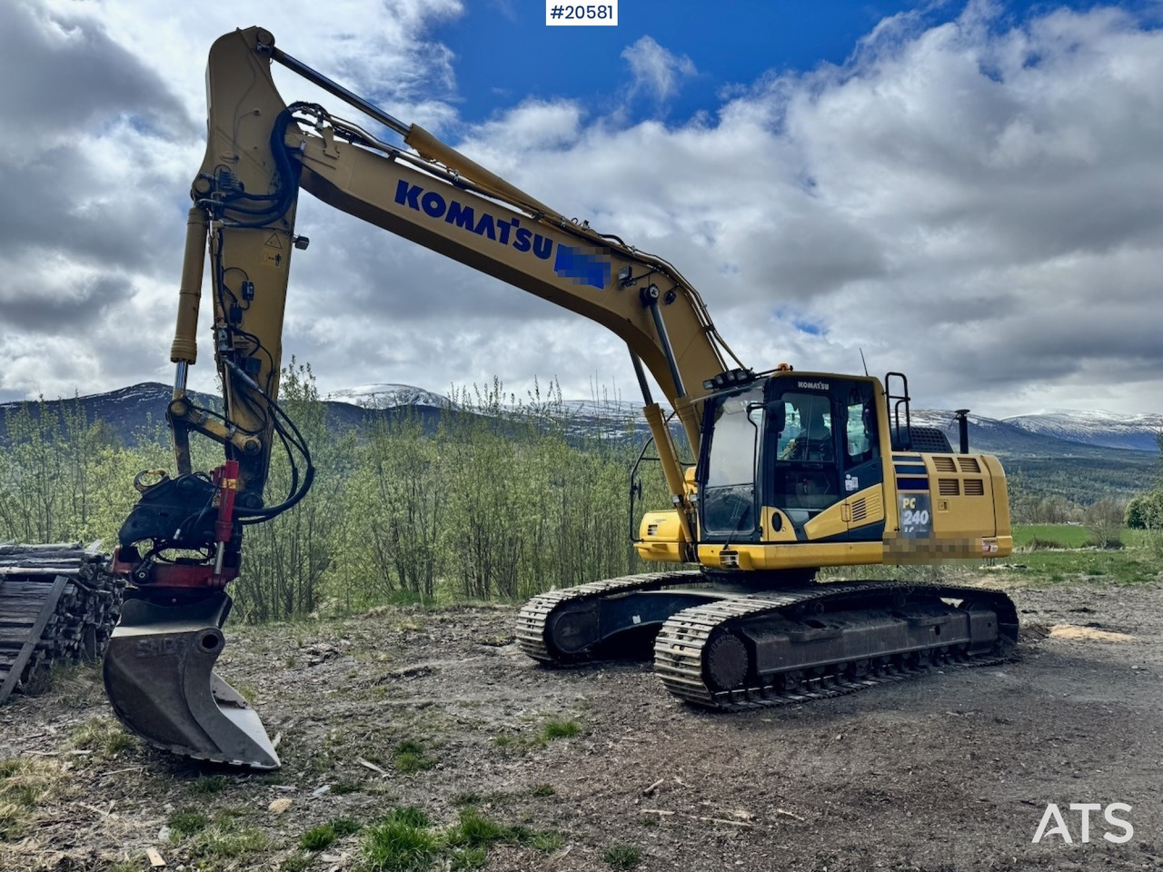 Komatsu PC240LC-10 - حفارة: صورة 1 Komatsu PC240LC-10 - حفارة: صورة 1