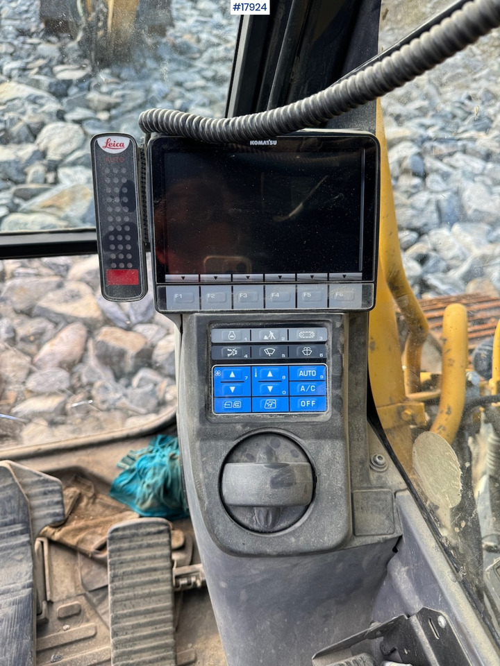 حفارة Komatsu PC240LC-10: صورة 30