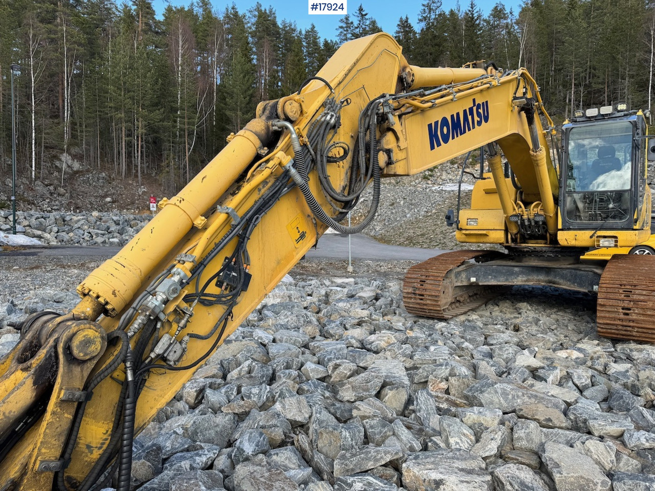 حفارة Komatsu PC240LC-10: صورة 12