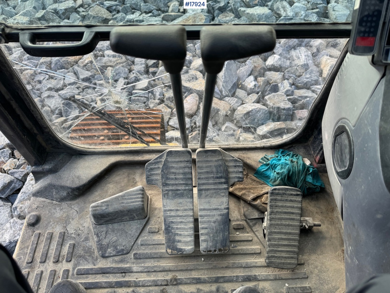 حفارة Komatsu PC240LC-10: صورة 29