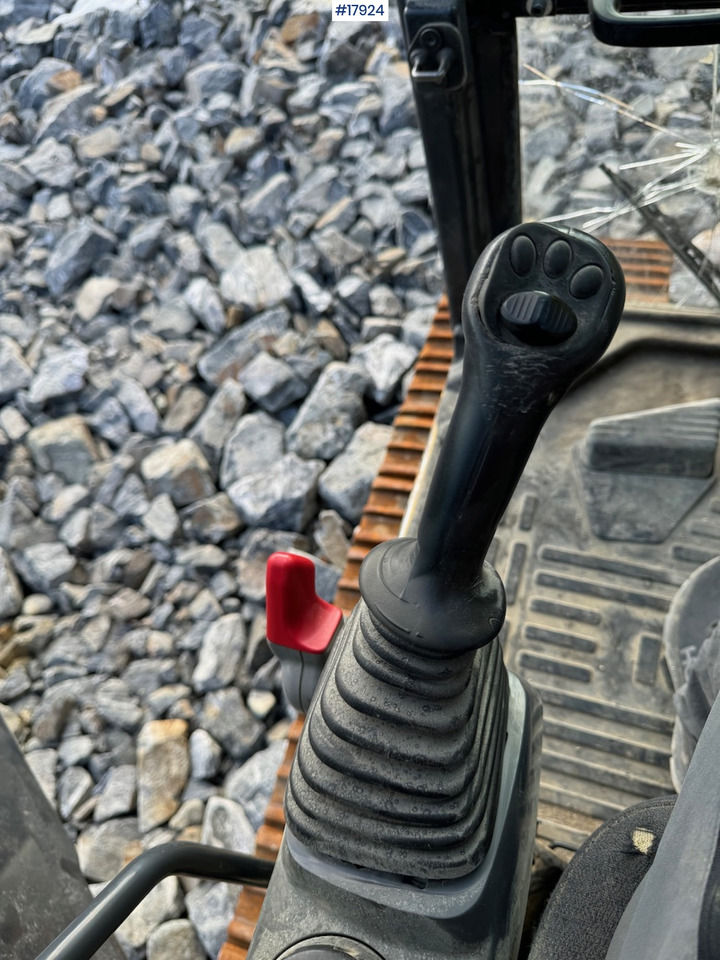 حفارة Komatsu PC240LC-10: صورة 32