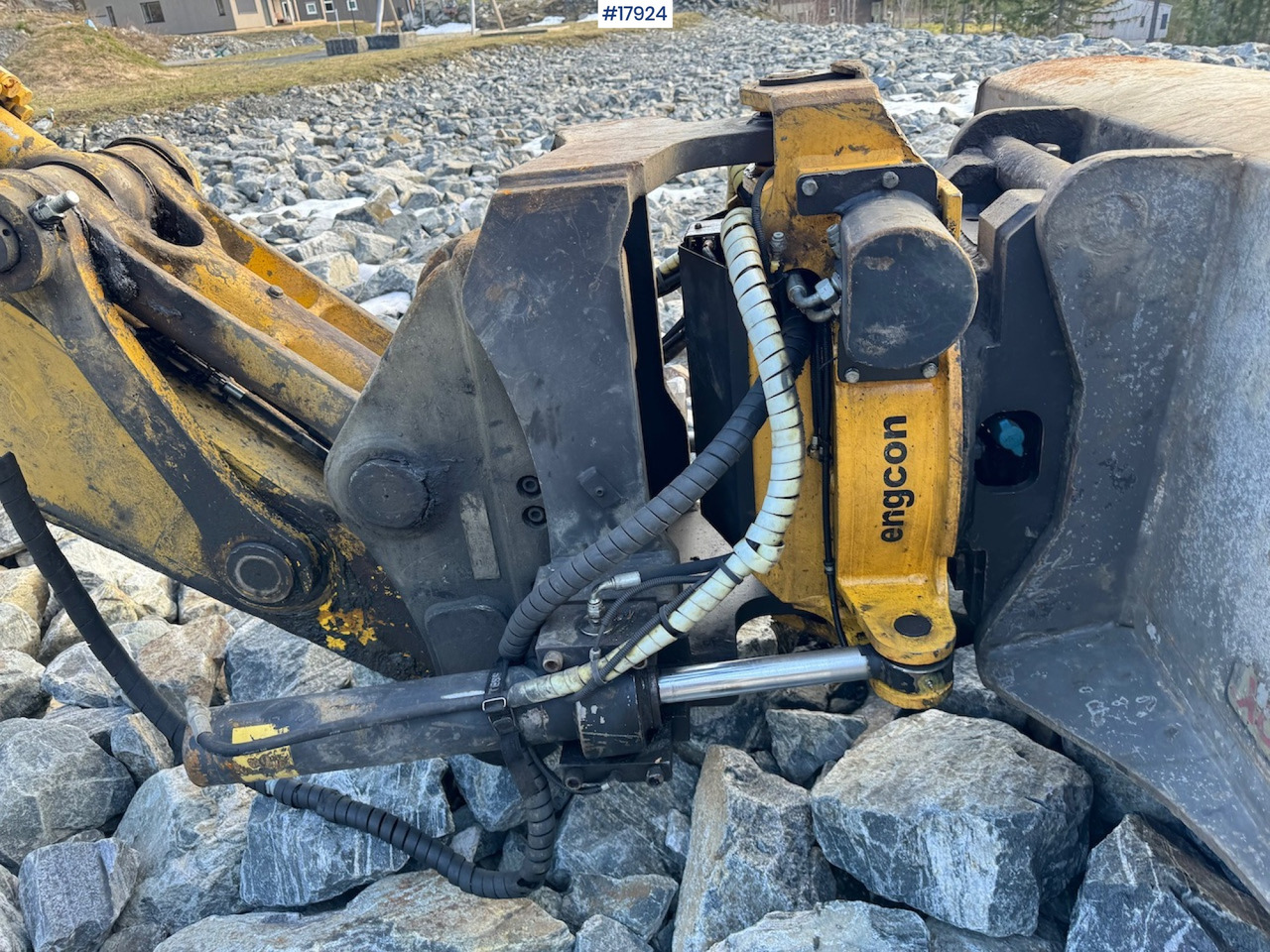 حفارة Komatsu PC240LC-10: صورة 14