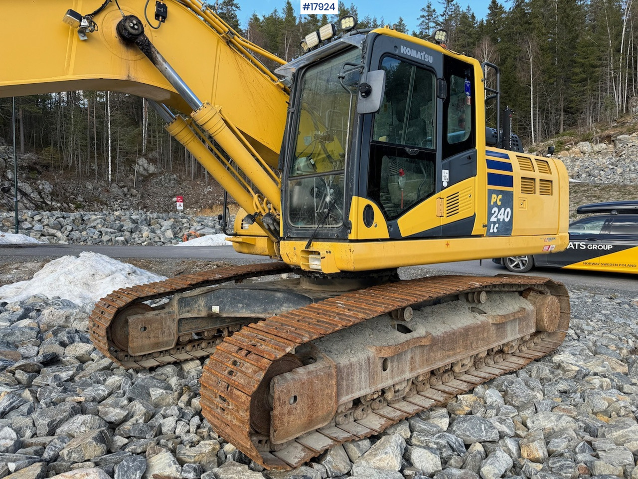حفارة Komatsu PC240LC-10: صورة 10