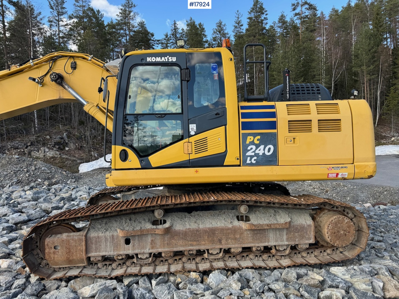 حفارة Komatsu PC240LC-10: صورة 9