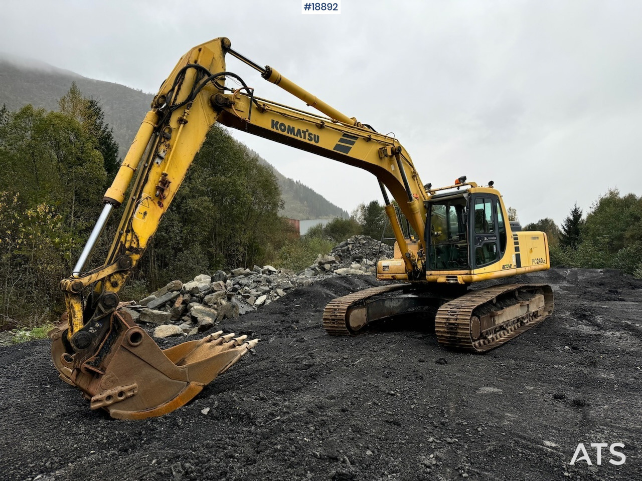 Komatsu PC240LC-6K Beltegraver m/ Graveskuffe - حفارة: صورة 1 Komatsu PC240LC-6K Beltegraver m/ Graveskuffe - حفارة: صورة 1