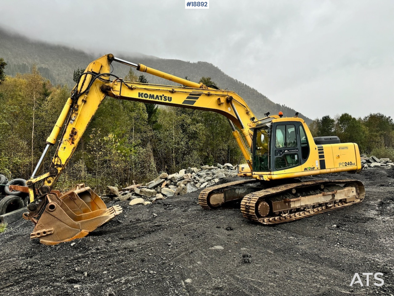 Komatsu PC240LC-6K - حفارة: صورة 2 Komatsu PC240LC-6K - حفارة: صورة 2