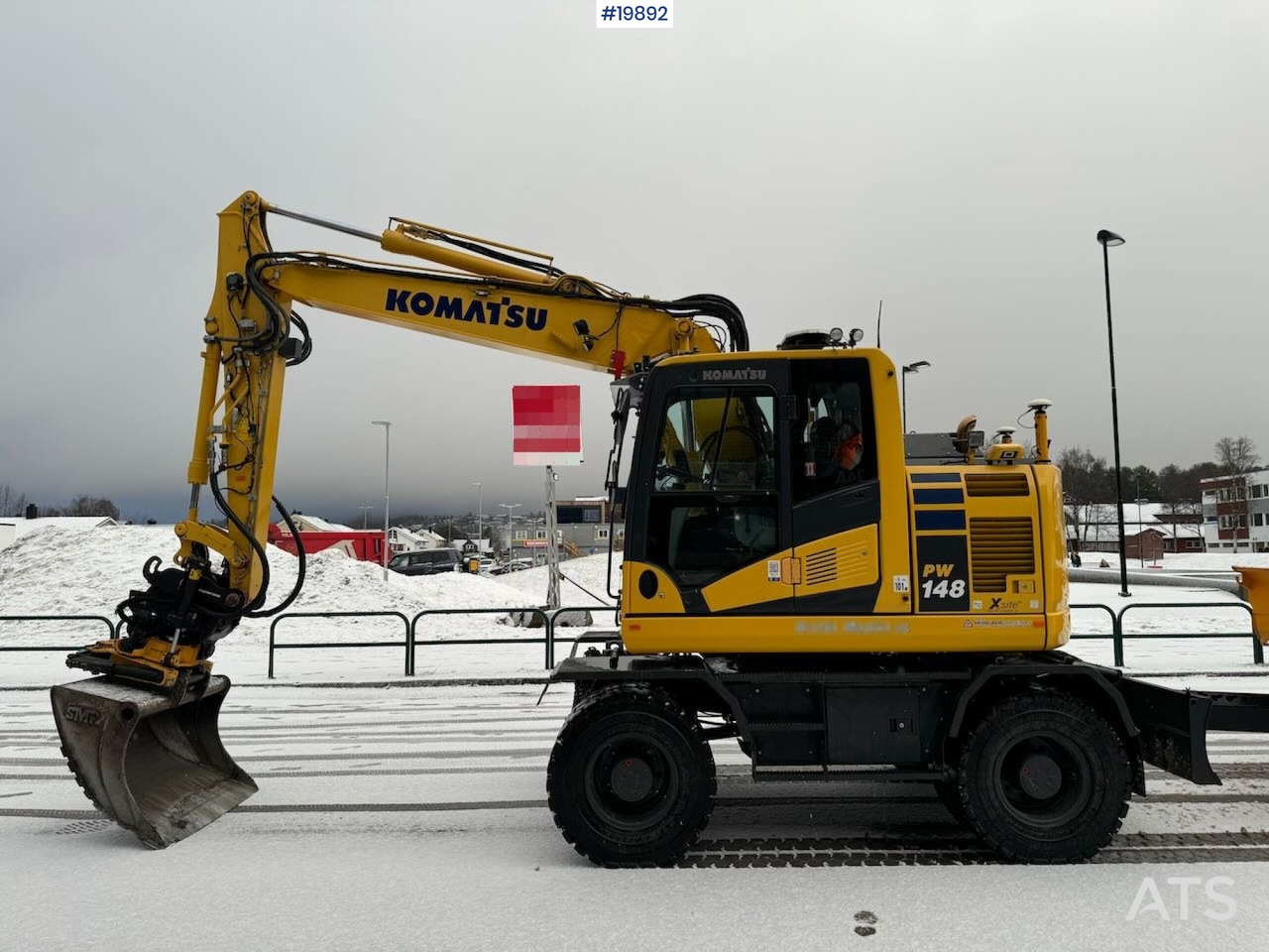 Komatsu PW148-11 - حفارة دولاب: صورة 2 Komatsu PW148-11 - حفارة دولاب: صورة 2