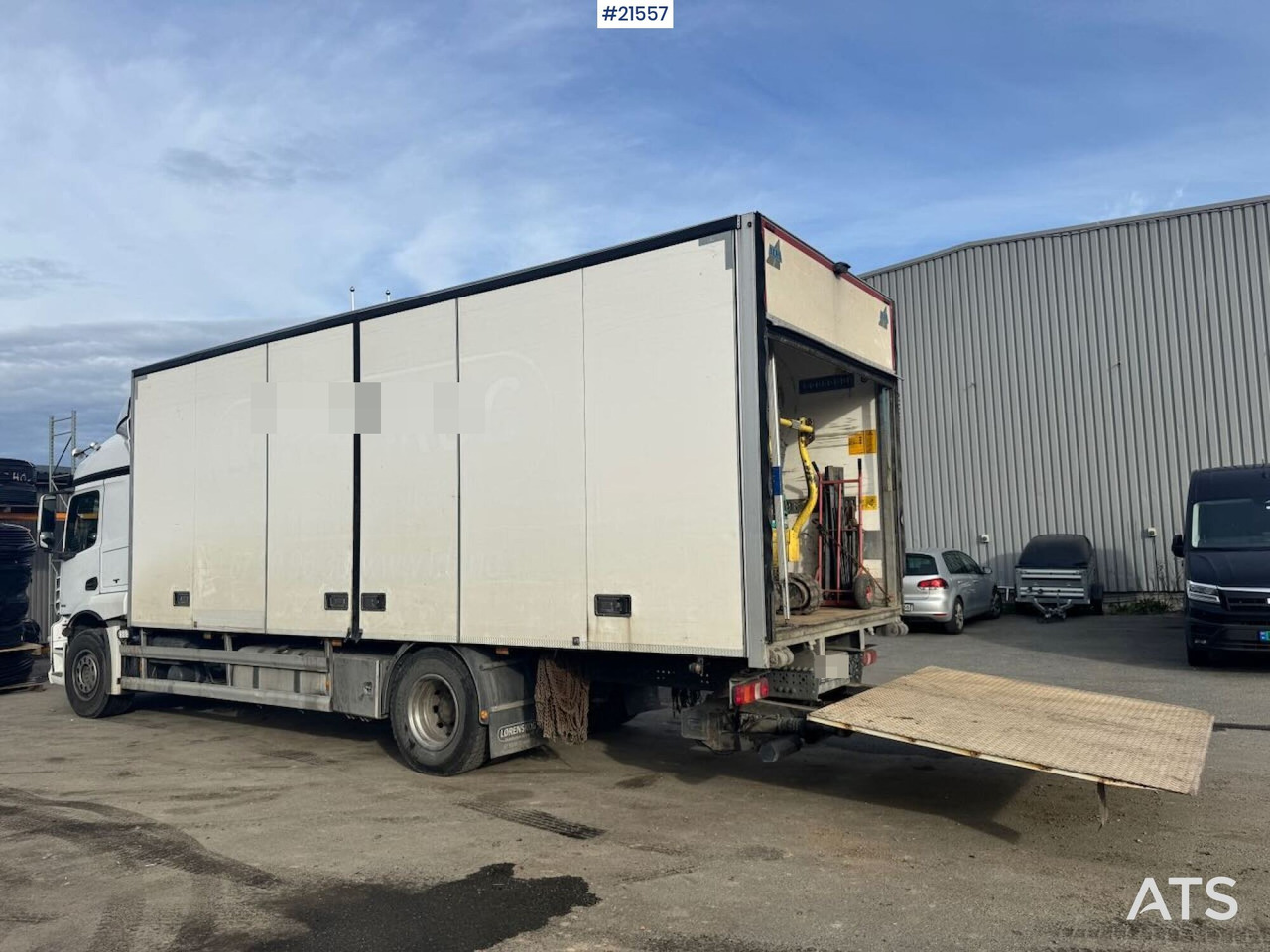 Mercedes Actros 1832 - شاحنة مقفلة: صورة 4 Mercedes Actros 1832 - شاحنة مقفلة: صورة 4