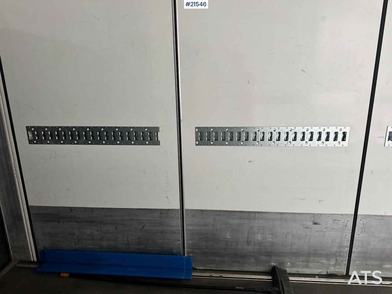 شاحنة مقفلة Mercedes Actros 1833: صورة 26 شاحنة مقفلة Mercedes Actros 1833: صورة 26