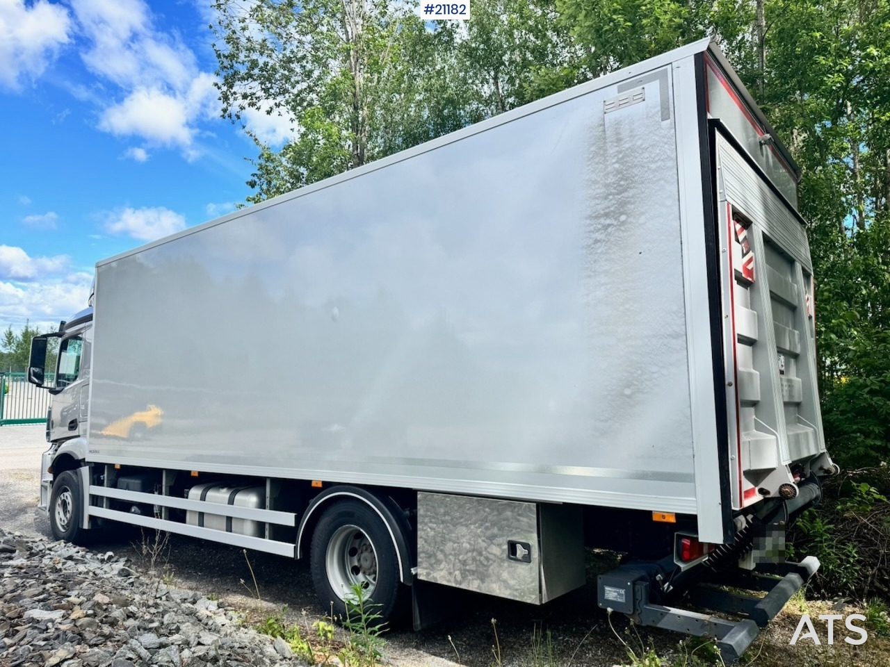 Mercedes Actros 1833 - شاحنة مقفلة: صورة 3 Mercedes Actros 1833 - شاحنة مقفلة: صورة 3