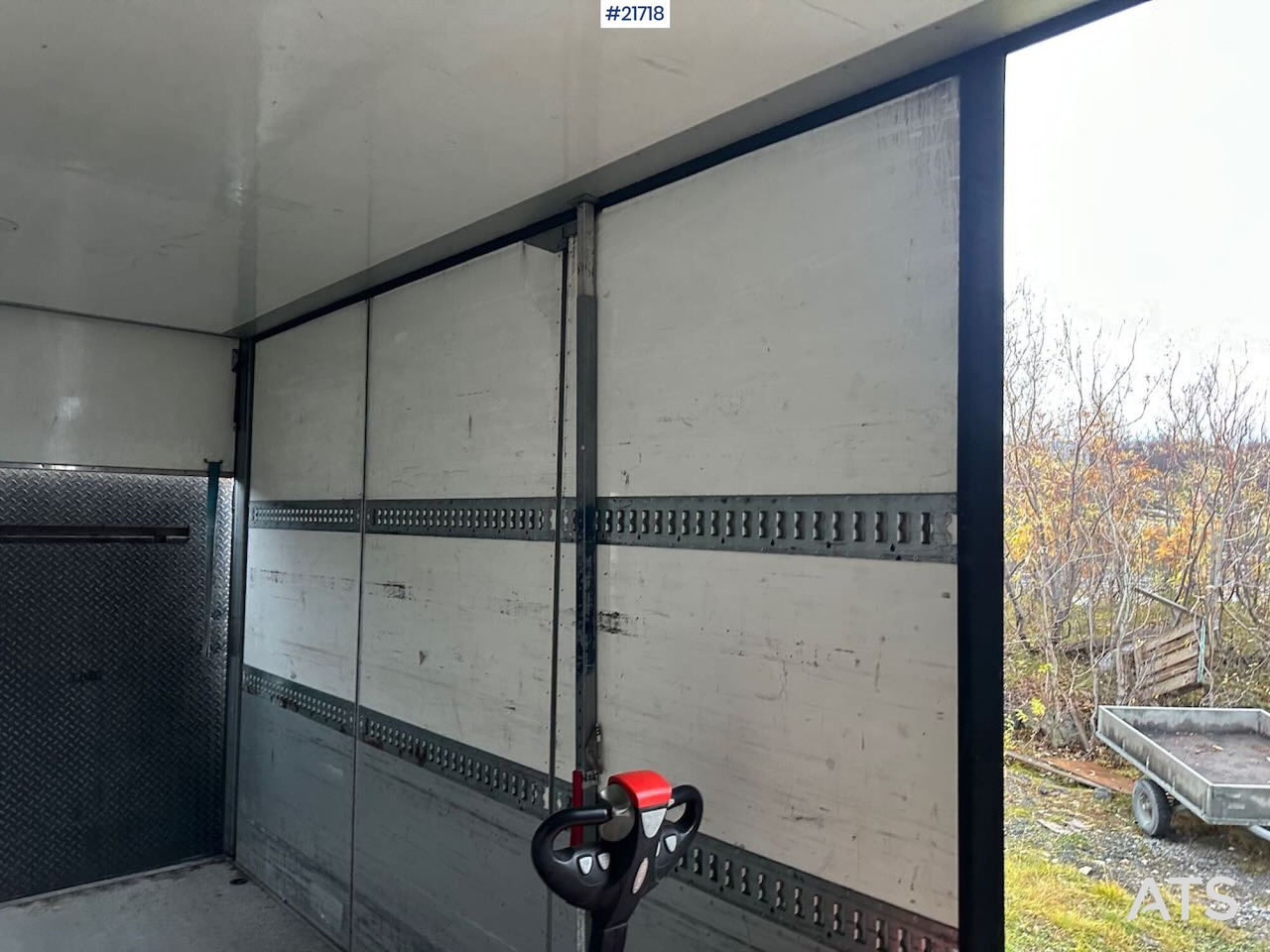 شاحنة مقفلة Mercedes Actros 1835 skapbil m/ Full sideåpning, aggregat, lift og 2 sett dekk: صورة 39