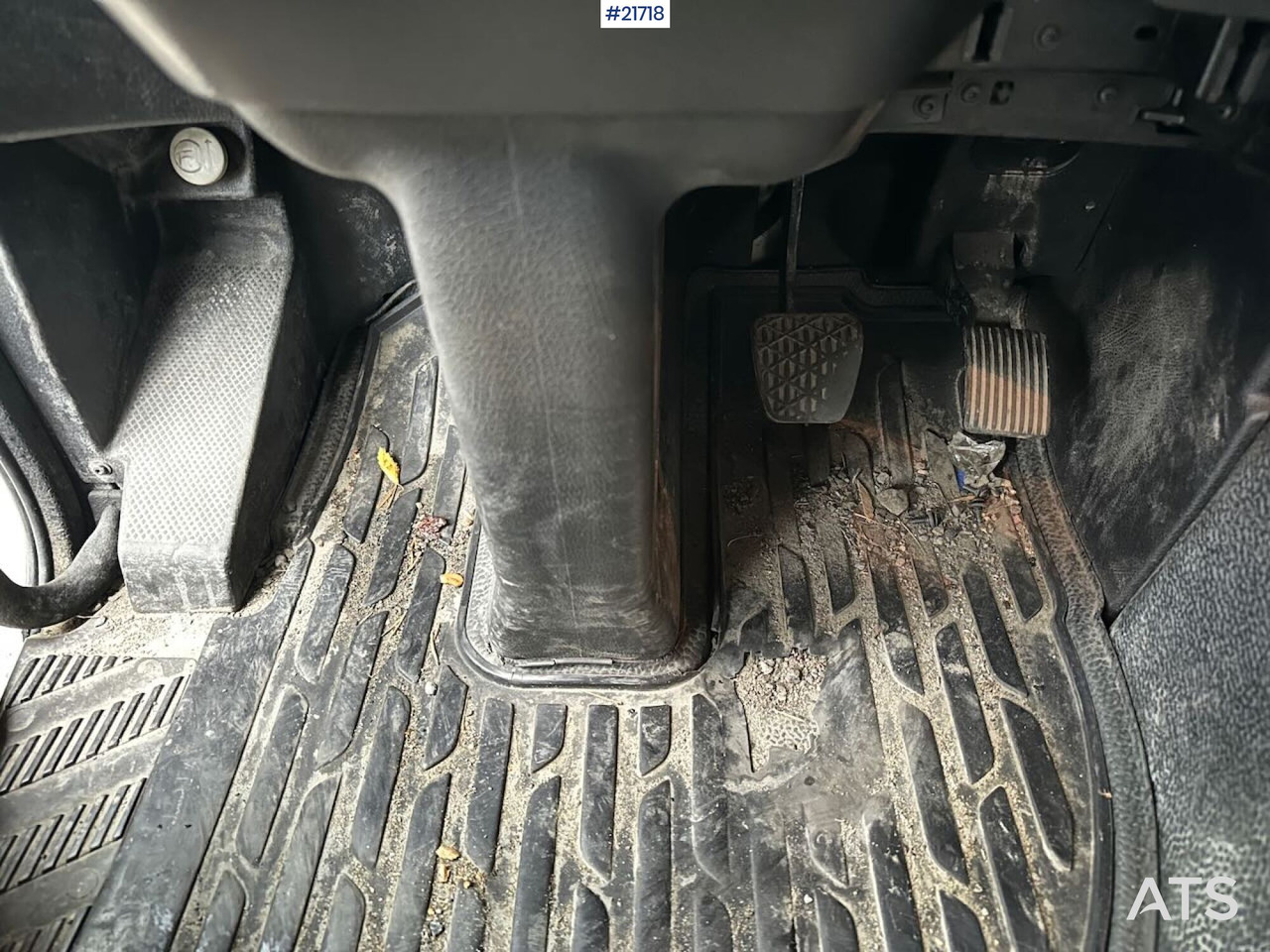 شاحنة مقفلة Mercedes Actros 1835 skapbil m/ Full sideåpning, aggregat, lift og 2 sett dekk: صورة 23