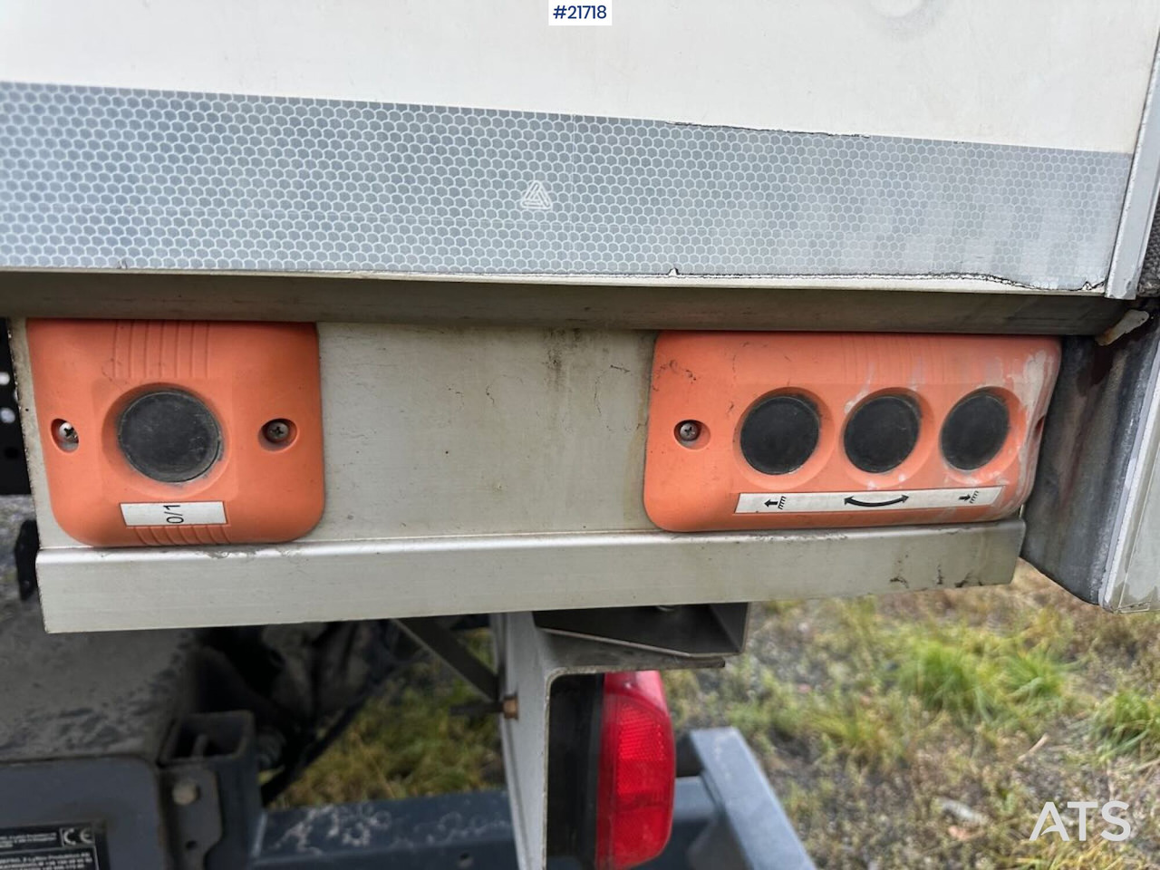 شاحنة مقفلة Mercedes Actros 1835 skapbil m/ Full sideåpning, aggregat, lift og 2 sett dekk: صورة 41