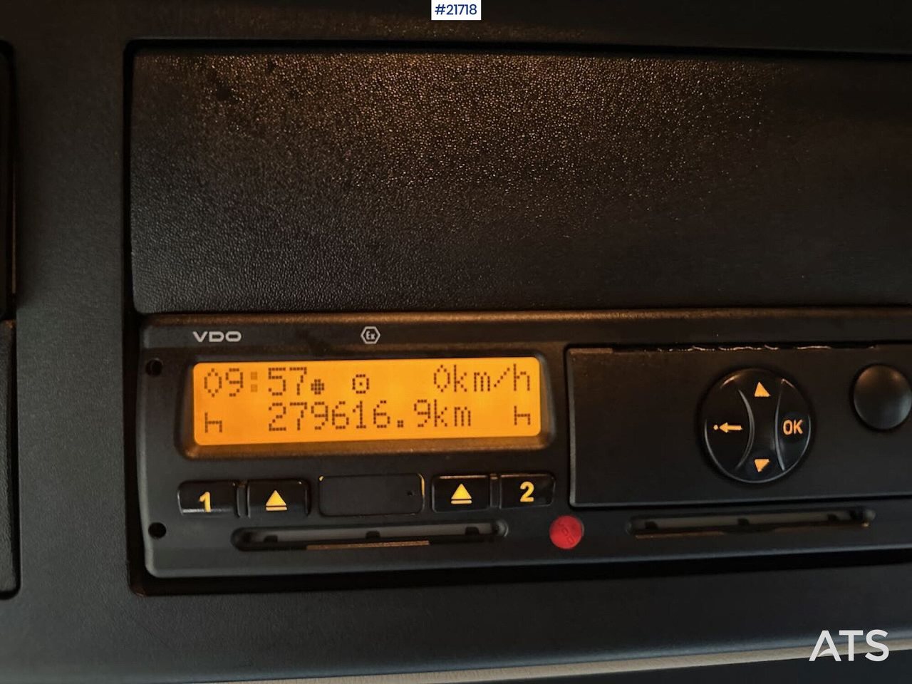 شاحنة مقفلة Mercedes Actros 1835 skapbil m/ Full sideåpning, aggregat, lift og 2 sett dekk: صورة 33