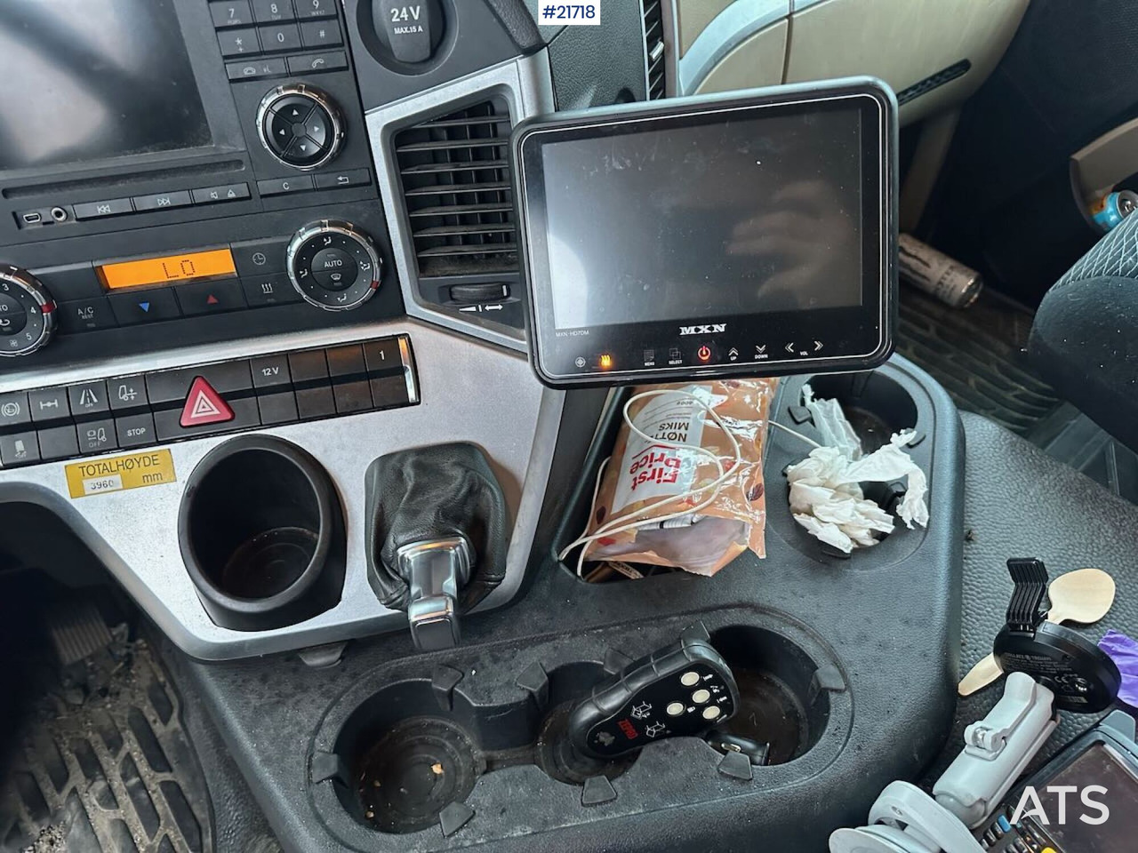 شاحنة مقفلة Mercedes Actros 1835 skapbil m/ Full sideåpning, aggregat, lift og 2 sett dekk: صورة 28