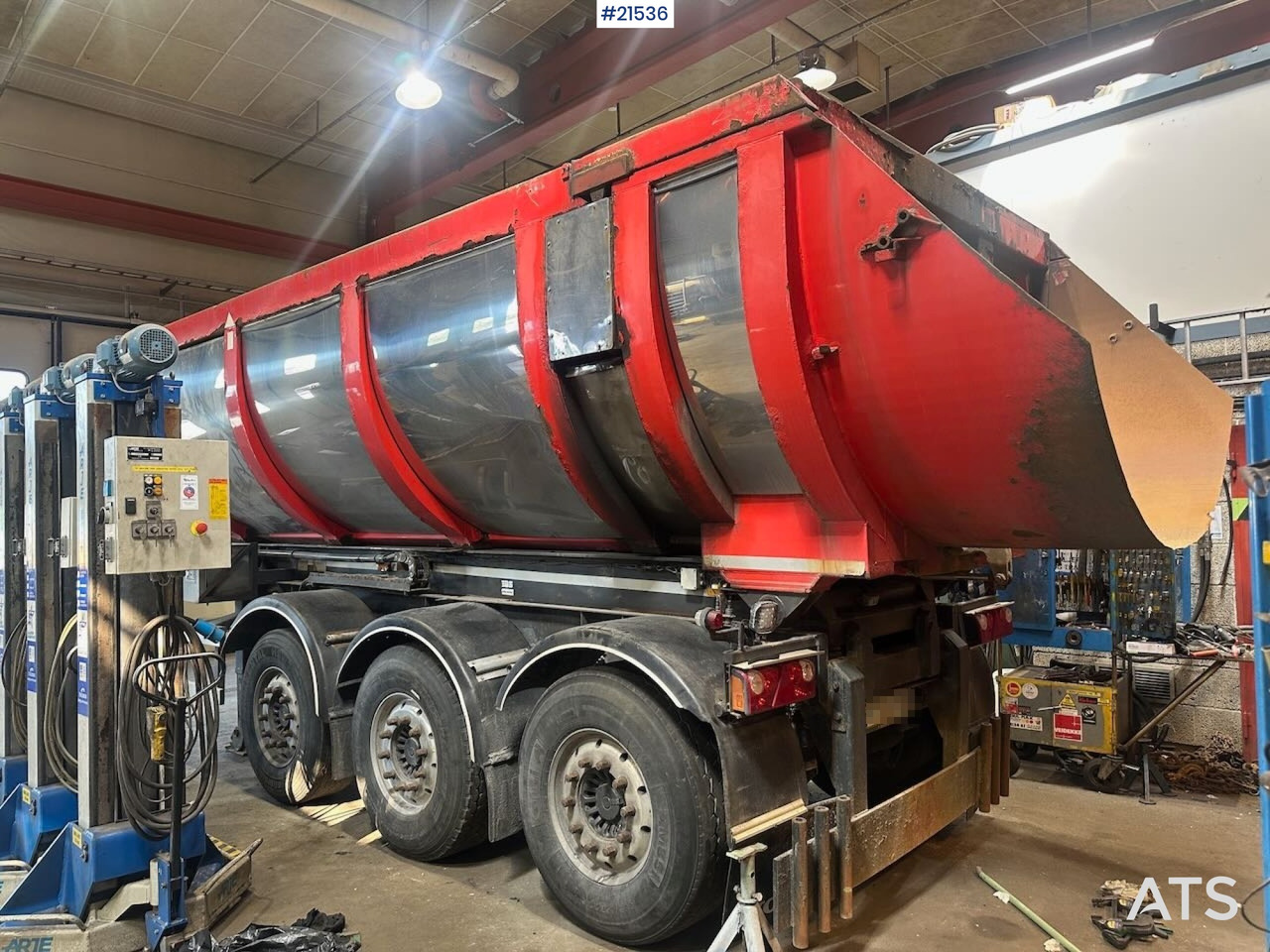 Nor-Slep SE-42 3 akslet tippsemi m/ kapellduk - قلابة نصف مقطورة نصف مقطورة قلابة: صورة 2 Nor-Slep SE-42 3 akslet tippsemi m/ kapellduk - قلابة نصف مقطورة نصف مقطورة قلابة: صورة 2