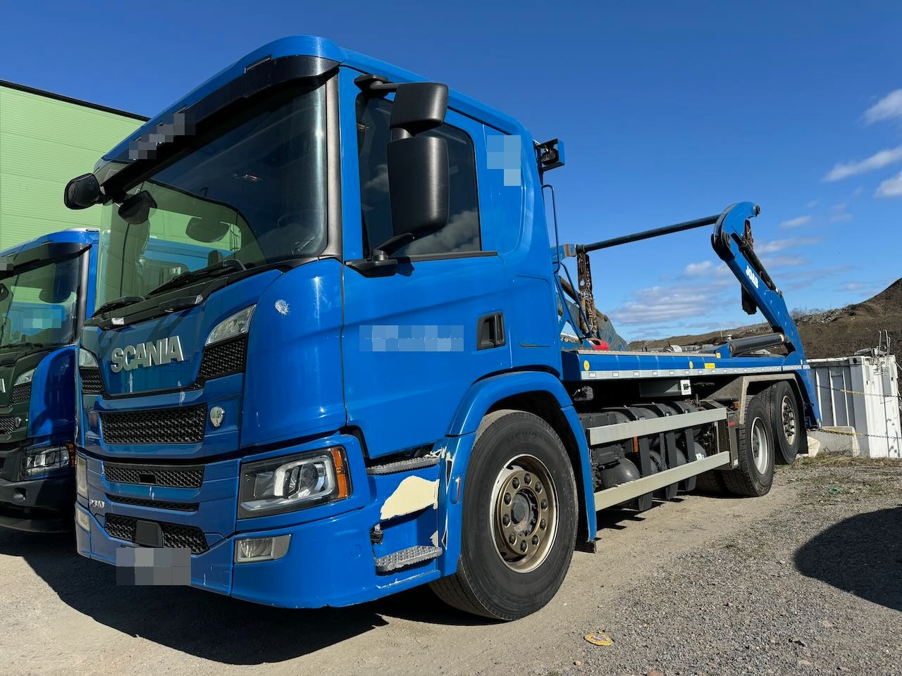 Scania P340 6x2 Liftdumper m/ Joab påbygg SE VIDEO - شاحنة نقل المخلفات: صورة 2 Scania P340 6x2 Liftdumper m/ Joab påbygg SE VIDEO - شاحنة نقل المخلفات: صورة 2