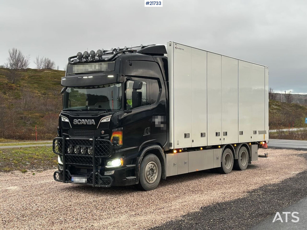 Scania S580 6x4 skapbil m/ kjøl, frys og varme og 2 sett dekk. SE VIDEO - آليات: صورة 1 Scania S580 6x4 skapbil m/ kjøl, frys og varme og 2 sett dekk. SE VIDEO - آليات: صورة 1