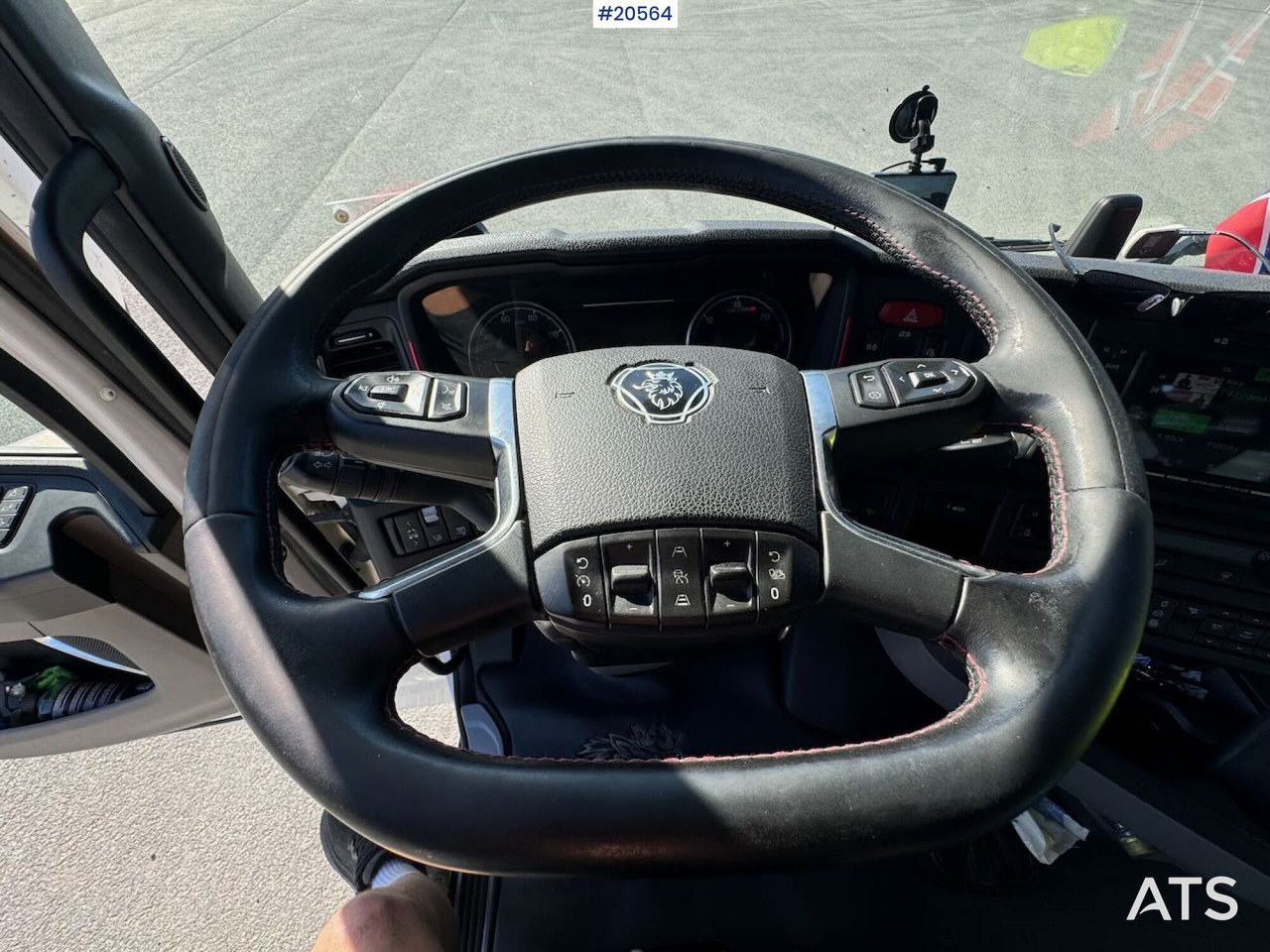 شاحنة مقفلة Scania S650: صورة 27