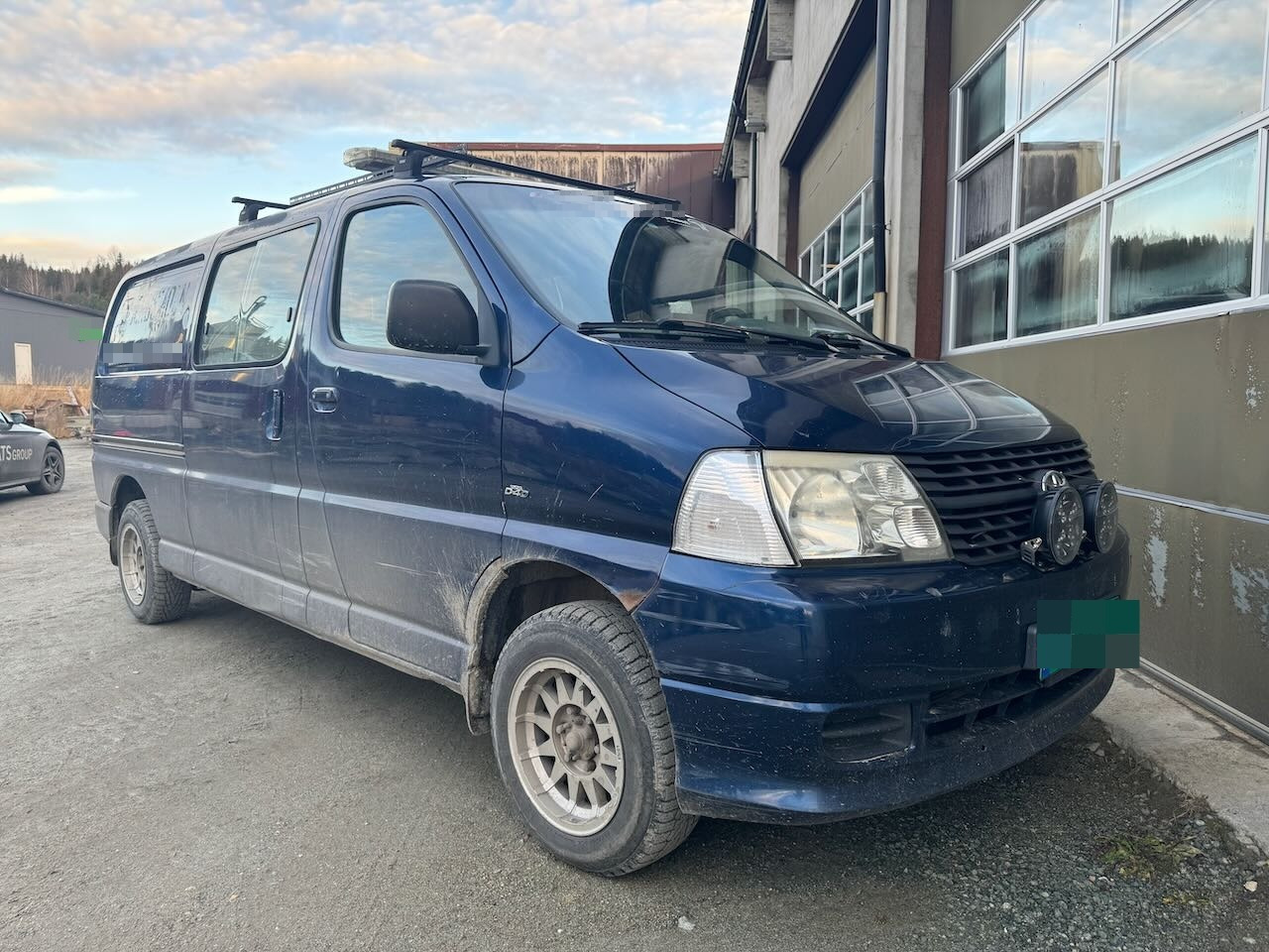 Toyota HIACE - فان: صورة 2 Toyota HIACE - فان: صورة 2