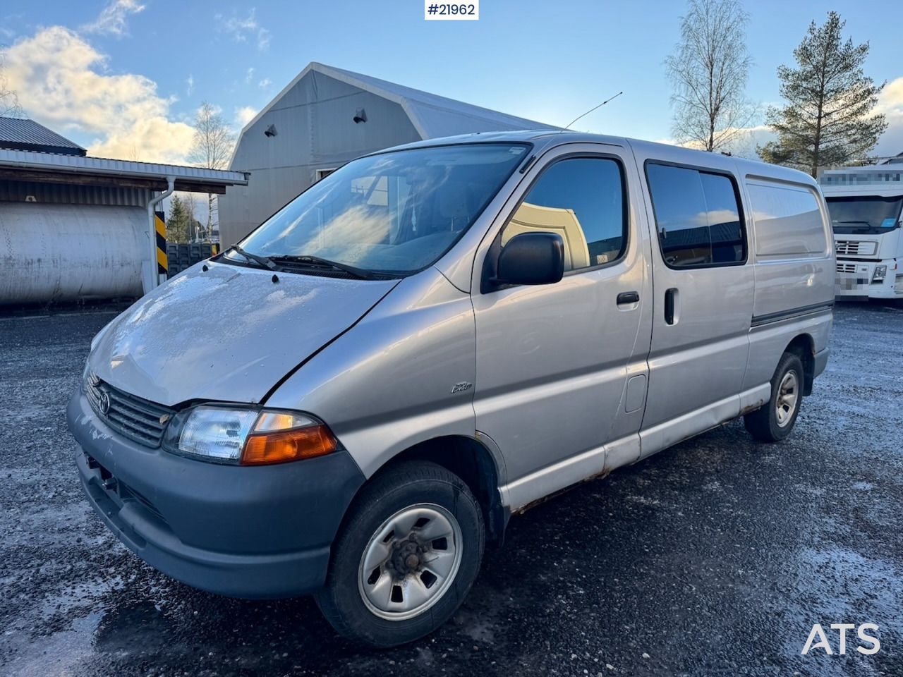 Toyota HIACE - فان: صورة 2 Toyota HIACE - فان: صورة 2
