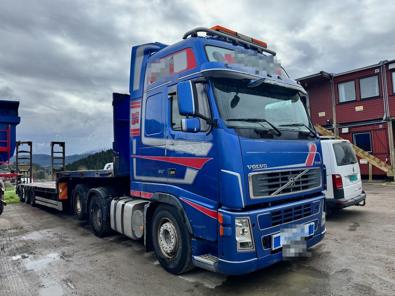 Volvo 2004 Volvo FH16 6x2 Trekkvogn m/tipphydraulikk for tippsemi. - وحدة جر: صورة 1 Volvo 2004 Volvo FH16 6x2 Trekkvogn m/tipphydraulikk for tippsemi. - وحدة جر: صورة 1