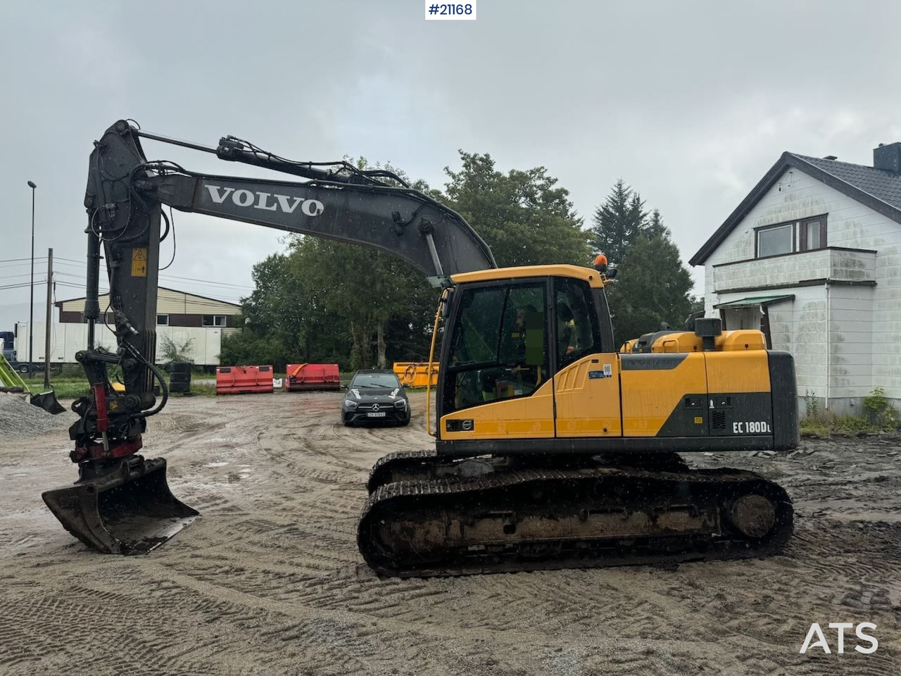Volvo EC180DL - حفار زحاف: صورة 1 Volvo EC180DL - حفار زحاف: صورة 1