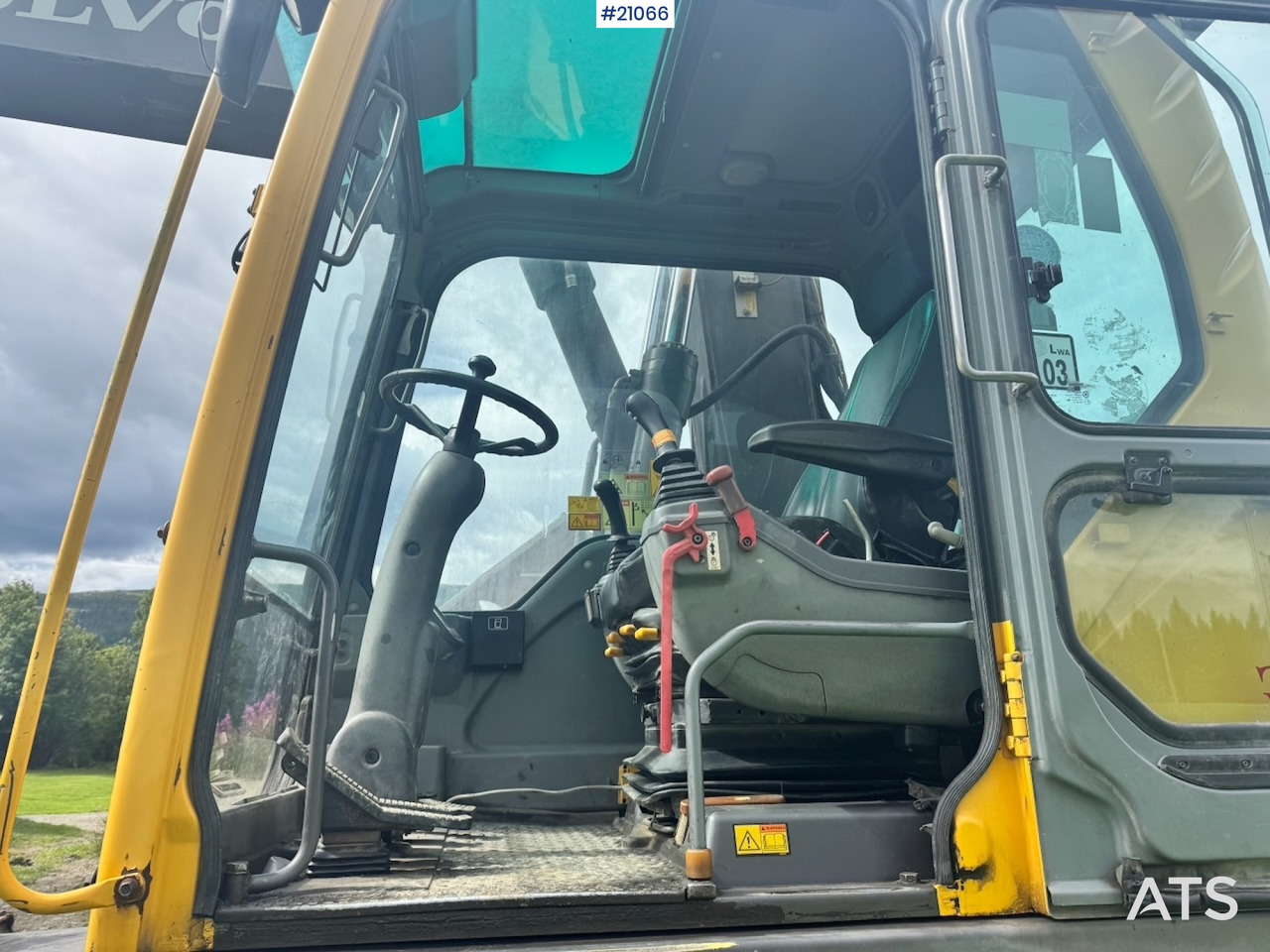 حفارة دولاب Volvo EW150B: صورة 36