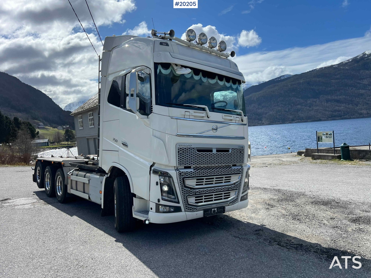 Volvo FH16 750 - شاحنة ذات خطاف: صورة 1 Volvo FH16 750 - شاحنة ذات خطاف: صورة 1