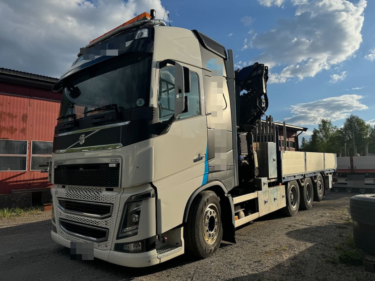 Volvo FH16 Tridem kranbil m/ 43 t/m Fassi kran - شاحنة كرين: صورة 1 Volvo FH16 Tridem kranbil m/ 43 t/m Fassi kran - شاحنة كرين: صورة 1