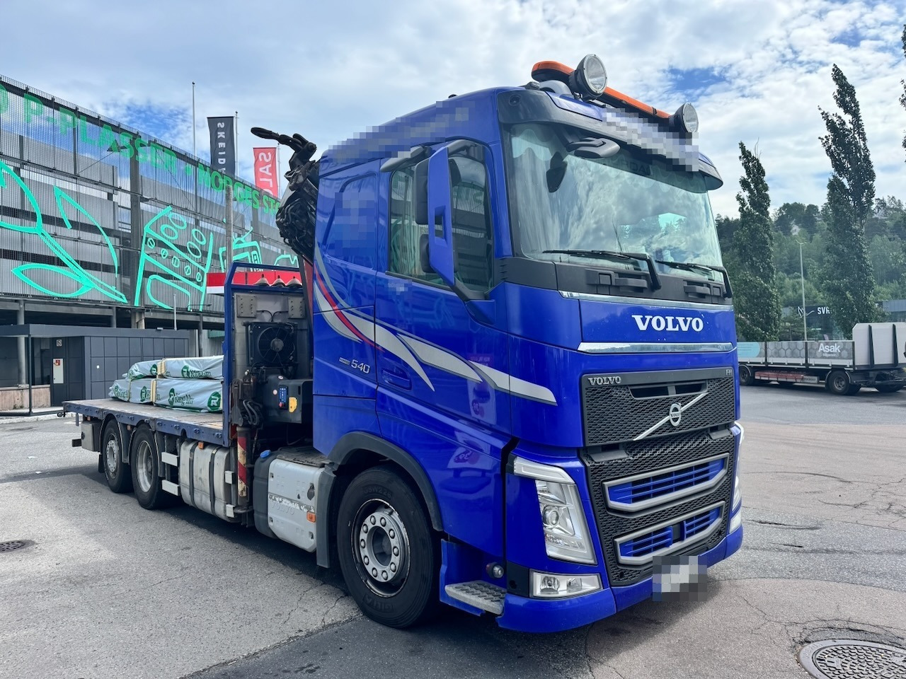 Volvo FH540 - شاحنة كرين: صورة 1 Volvo FH540 - شاحنة كرين: صورة 1