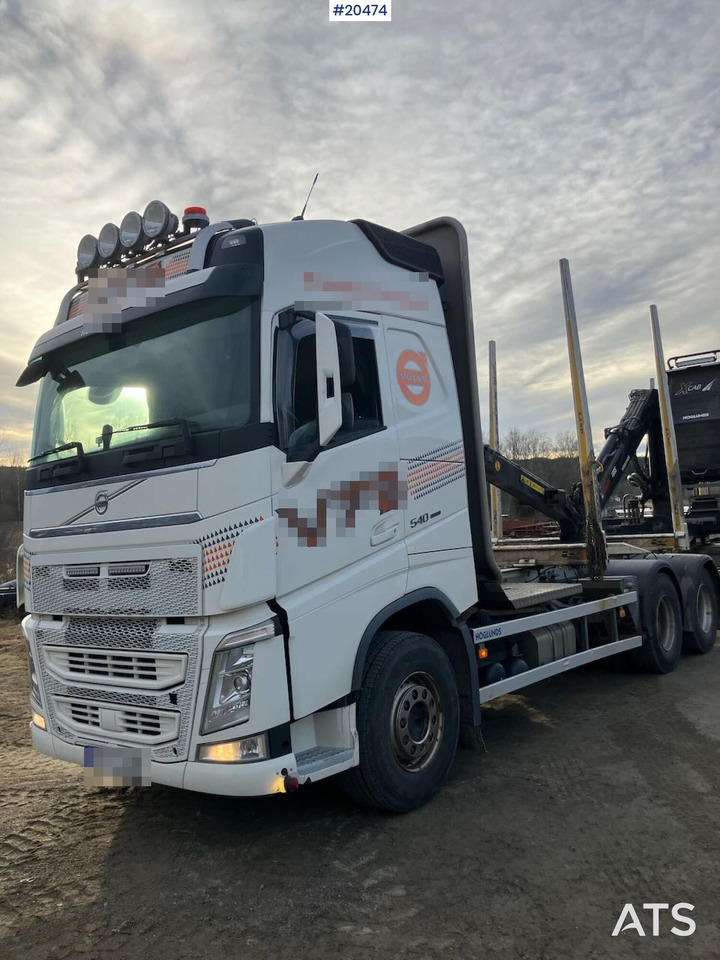 Volvo FH540 - شاحنة قطع الأشجار: صورة 1 Volvo FH540 - شاحنة قطع الأشجار: صورة 1