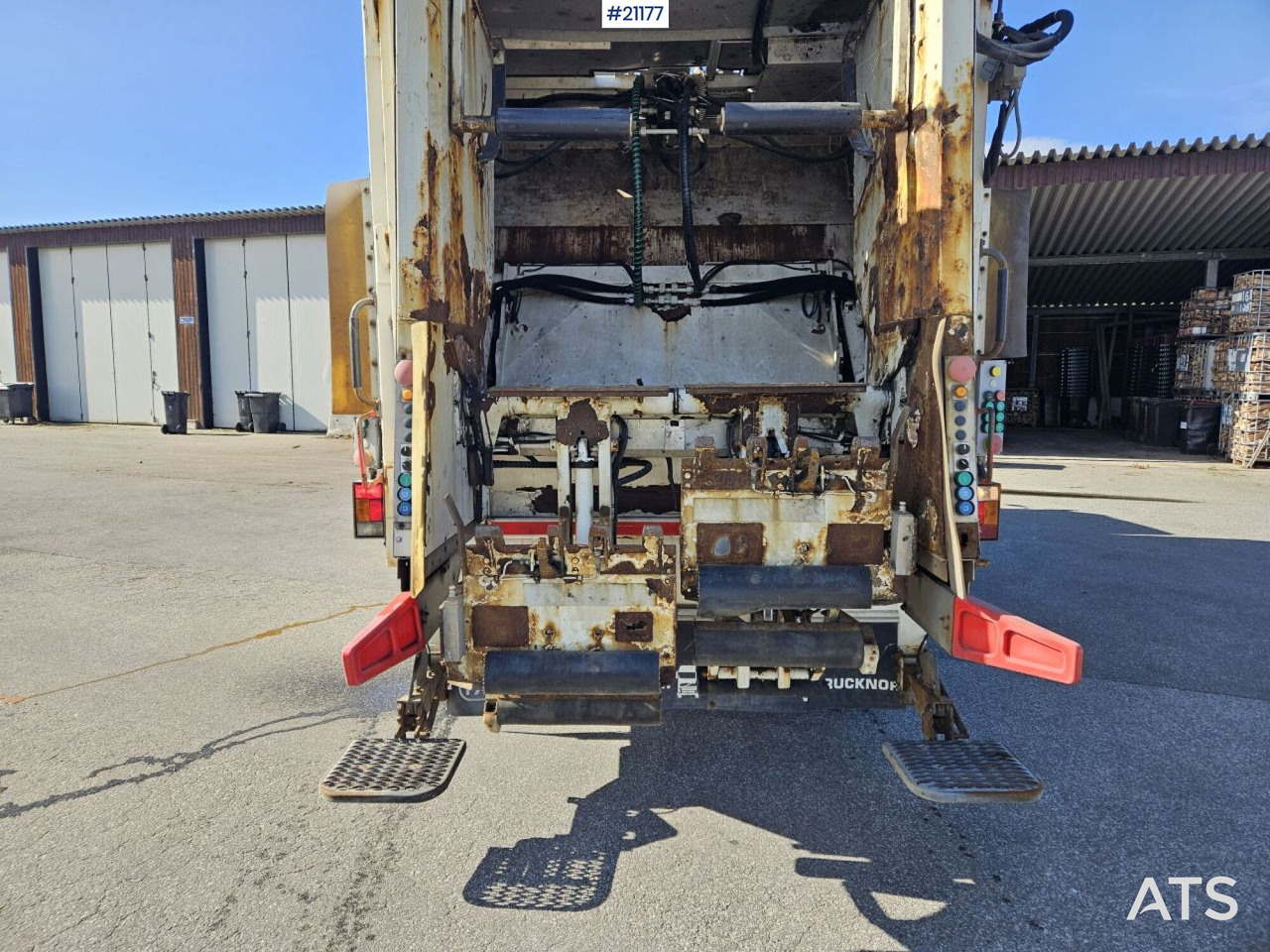 Volvo FM370 6x2 1-kammer komprimatorbil med Zoeller påbygg - شاحنة النفايات: صورة 4 Volvo FM370 6x2 1-kammer komprimatorbil med Zoeller påbygg - شاحنة النفايات: صورة 4