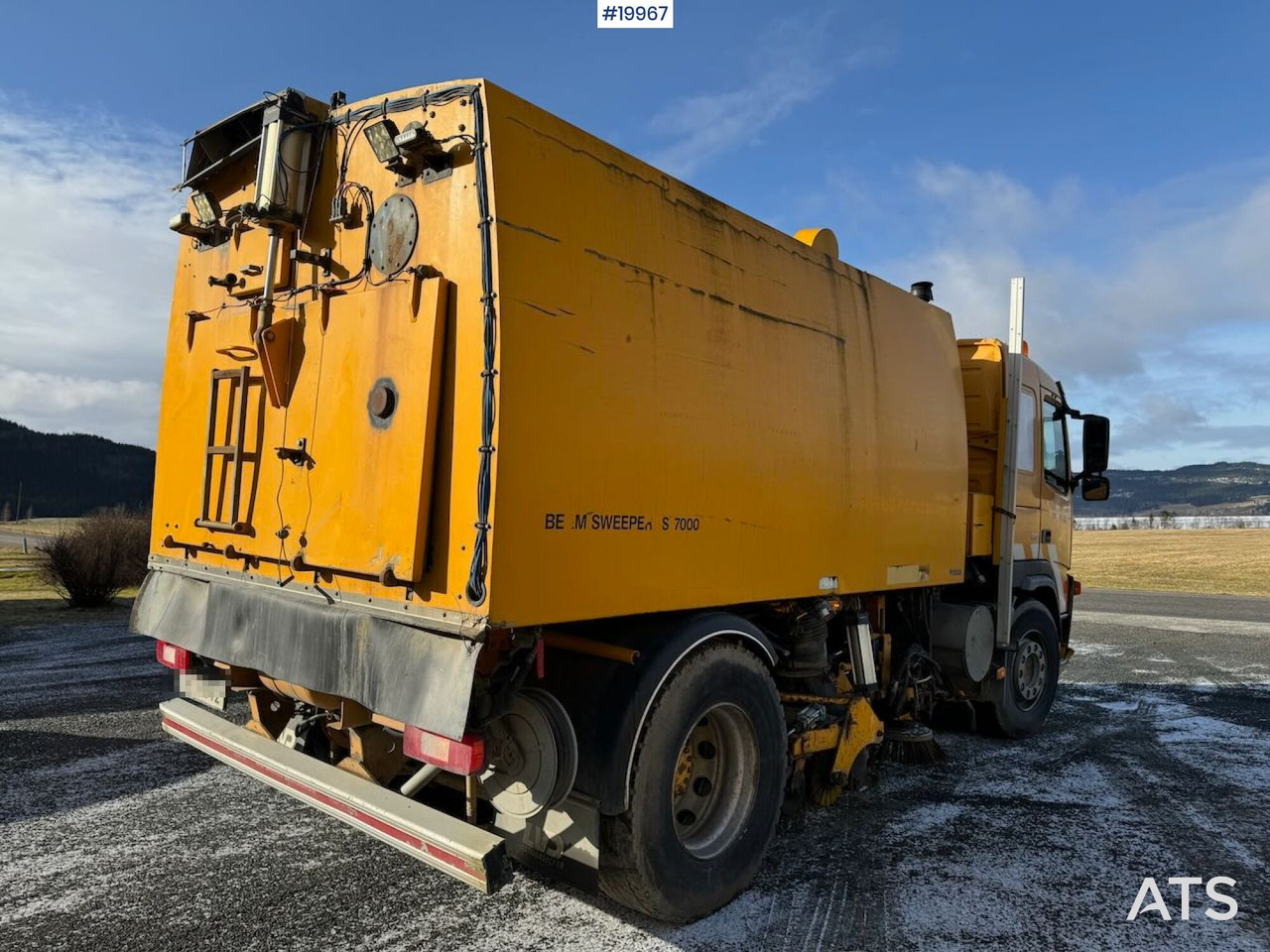 Volvo FM9 - سياره كنس شوارع: صورة 5 Volvo FM9 - سياره كنس شوارع: صورة 5