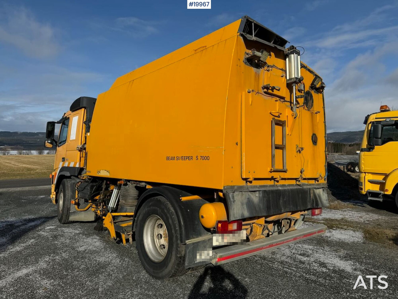 Volvo FM9 - سياره كنس شوارع: صورة 3 Volvo FM9 - سياره كنس شوارع: صورة 3