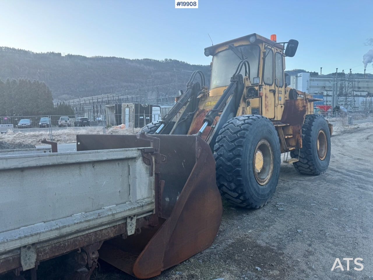 Volvo L90 - اللودر بعجل: صورة 1 Volvo L90 - اللودر بعجل: صورة 1