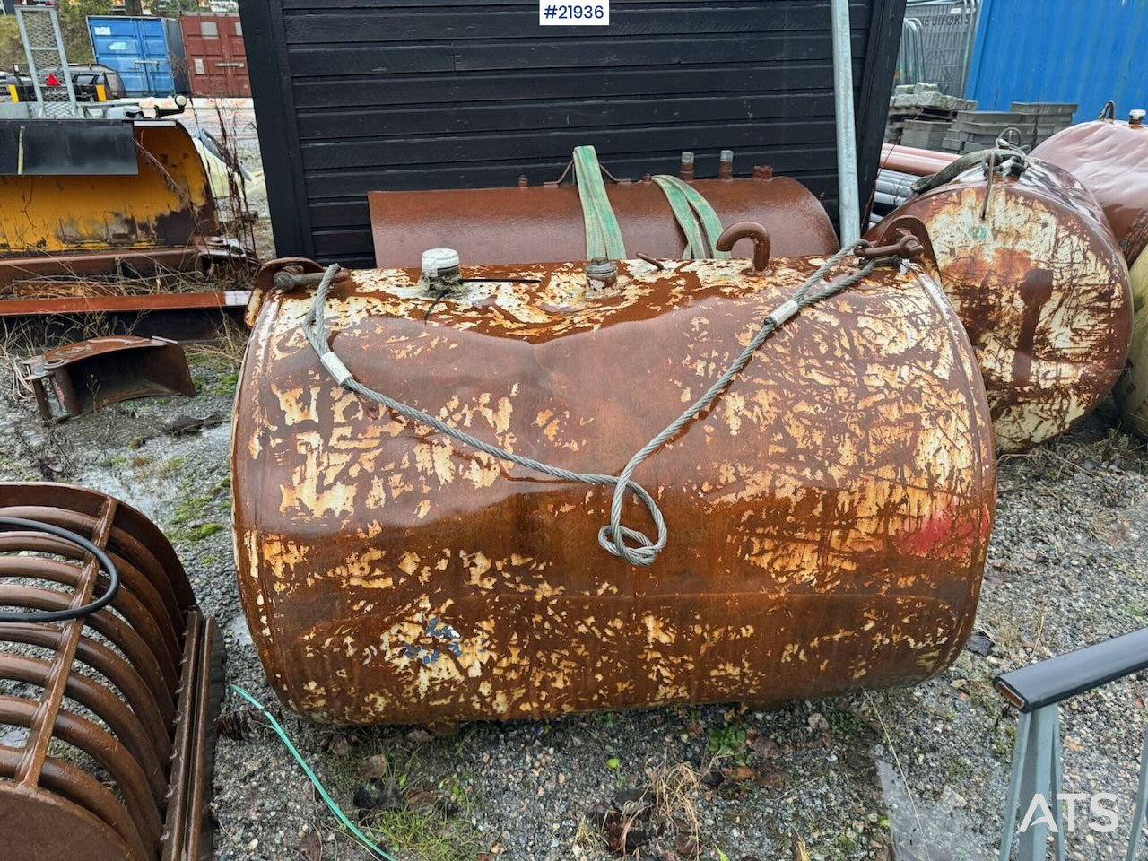 Dieseltanker på 1000l - خزان تخزين: صورة 1 Dieseltanker på 1000l - خزان تخزين: صورة 1