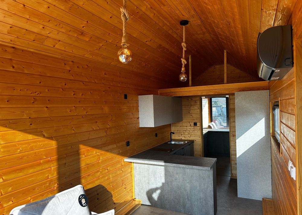 Boro Drewniany DOMEK MOBILNY na przyczepie 7,5m x 2,5m - كرفان سحب: صورة 4 Boro Drewniany DOMEK MOBILNY na przyczepie 7,5m x 2,5m - كرفان سحب: صورة 4