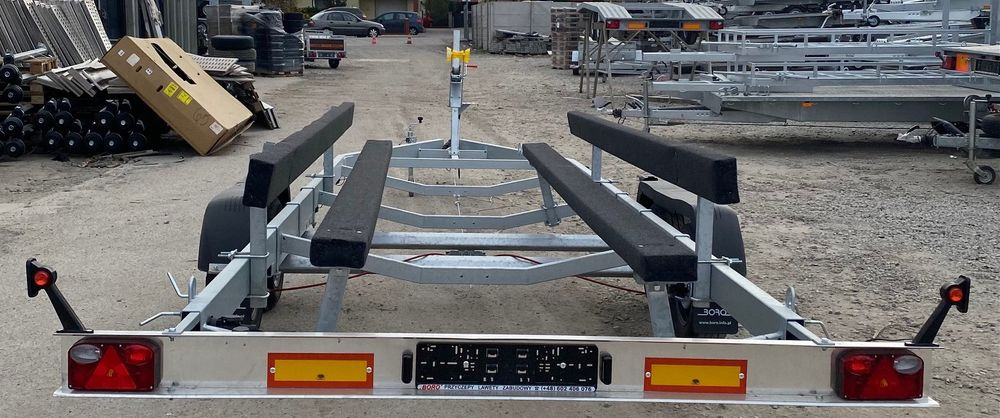 Boro PRZYCZEPA PODŁODZIOWA STYL AMERYKAŃSKI 7,30m - مقطورة القارب: صورة 4 Boro PRZYCZEPA PODŁODZIOWA STYL AMERYKAŃSKI 7,30m - مقطورة القارب: صورة 4