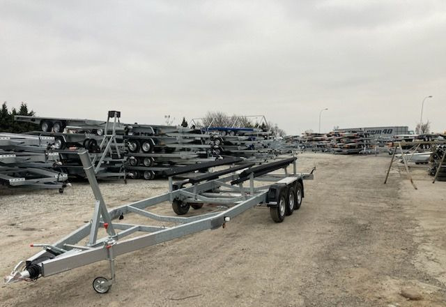 Boro Przyczepa PODŁODZIOWA 7,80M! - مقطورة القارب: صورة 2 Boro Przyczepa PODŁODZIOWA 7,80M! - مقطورة القارب: صورة 2