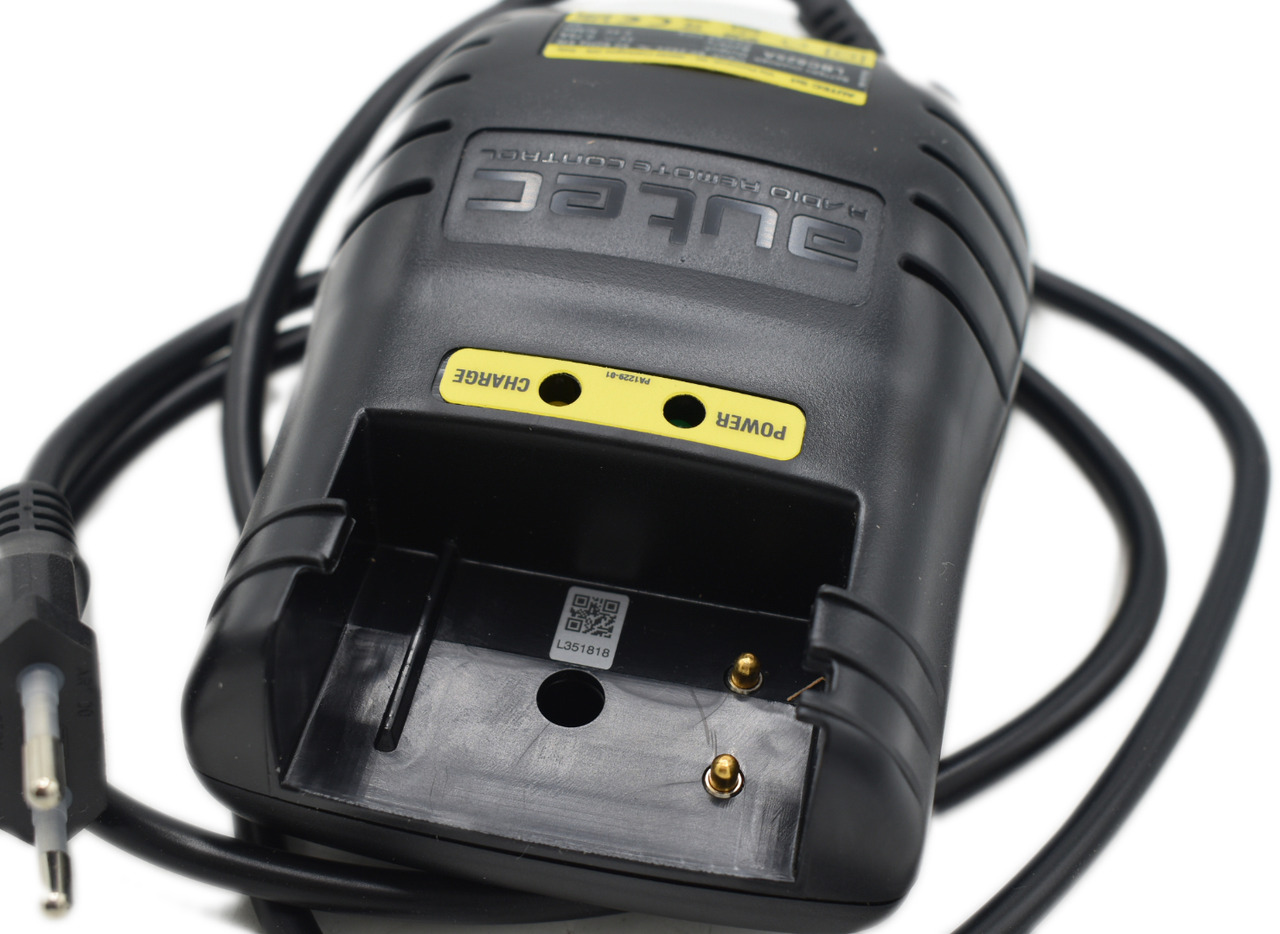 Autec original charger LBC825A - النظام الكهربائي - ونش كرين: صورة 3 Autec original charger LBC825A - النظام الكهربائي - ونش كرين: صورة 3