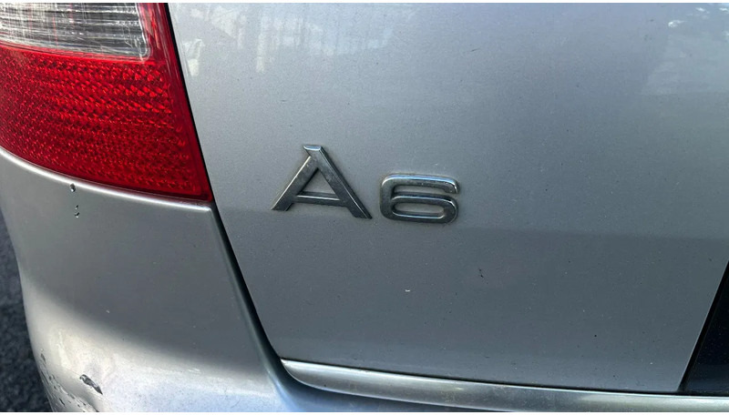 سيارة Audi 2.4 Benzine V6: صورة 10 سيارة Audi 2.4 Benzine V6: صورة 10