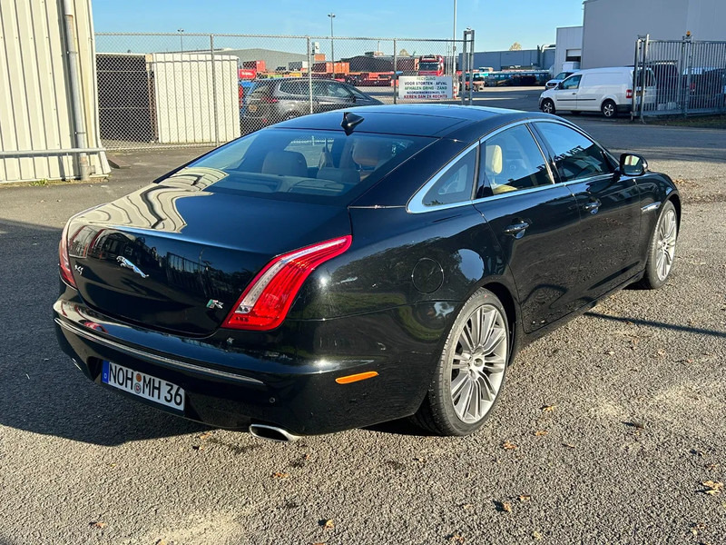 Jaguar XJ 3.0 V6D 275 PK /AUTOM / PANO DAK / VOL LEDER / MERIDAN / EXPORT PRICE - سيدان: صورة 2 Jaguar XJ 3.0 V6D 275 PK /AUTOM / PANO DAK / VOL LEDER / MERIDAN / EXPORT PRICE - سيدان: صورة 2